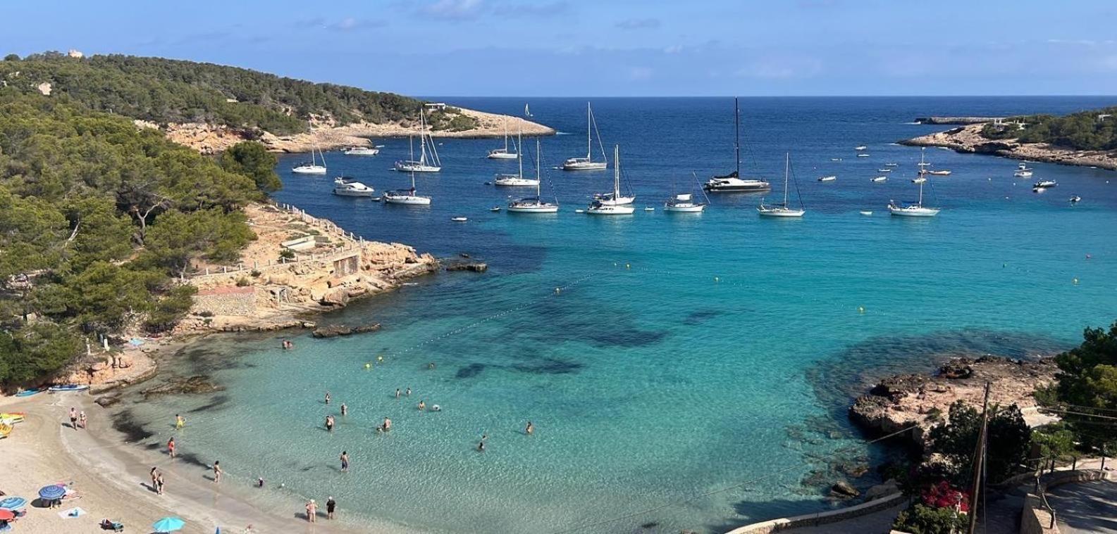 Es Grop Apartamentos Portinatx Bagian luar foto