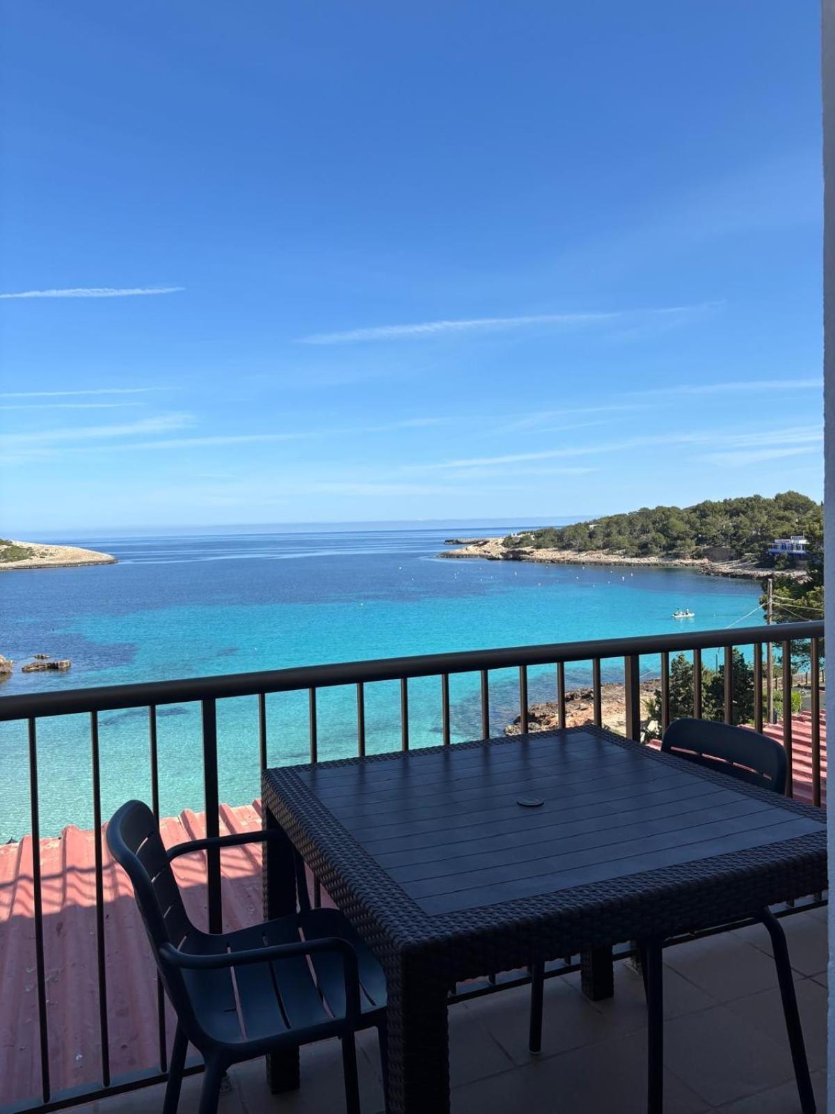Es Grop Apartamentos Portinatx Bagian luar foto